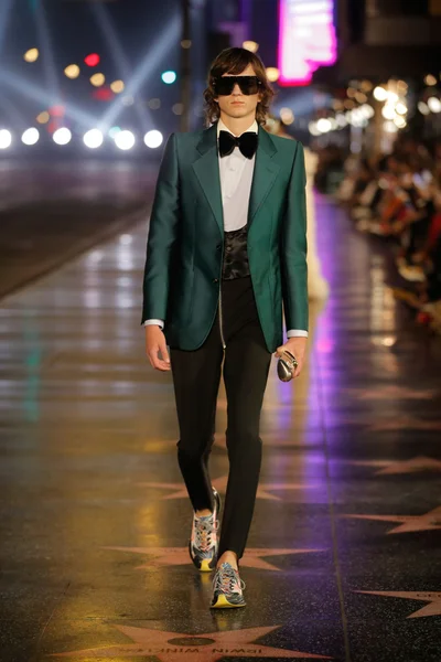 Look 34
